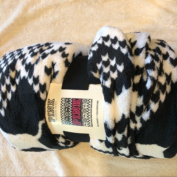 SoldVictoria’s Secret Pink Snowflake Throw Blanket - Picture 4 of 5